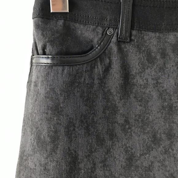 🍂 San Francisco Women Gray Mid Skirt 🍂 - Picture 3 of 7